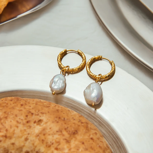 Sun Kissed Bali || Earring || Barock freshwater pearl huggie hoops earring || SKB0103025 || stainless steel waterproof tarnish free hypoallergenic pvd 18K gold coated Bali